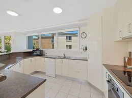 Chateau Royale Beach Resort Maroochydore