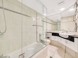 Chateau Royale Beach Resort Maroochydore