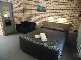 Cowra Crest Motel