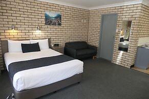 Cowra Crest Motel