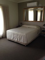 Francis Phillip Motor Inn