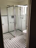 Francis Phillip Motor Inn