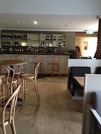 Francis Phillip Motor Inn