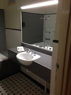 Francis Phillip Motor Inn