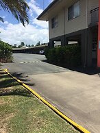 Country Plaza Motor Inn