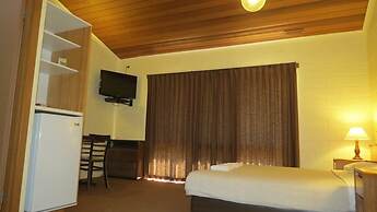 Mountain Creek Motel