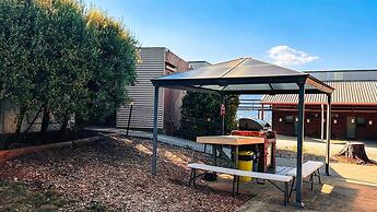 Mountain Creek Motel