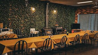 Mountain Creek Motel