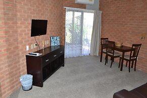 Ashleigh Court Motor Inn