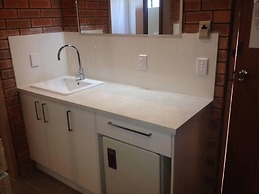 Ashleigh Court Motor Inn