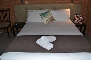 Ashleigh Court Motor Inn