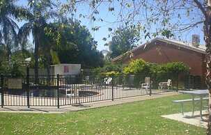 Ashleigh Court Motor Inn