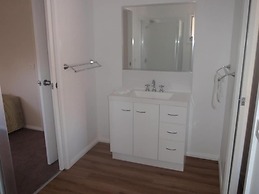 Ashleigh Court Motor Inn