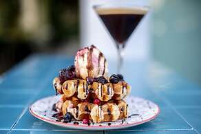 Sfera's Park Suites & Convention Centre