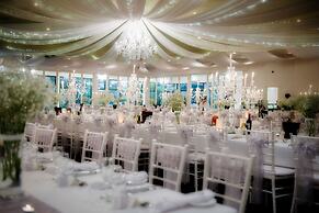 Sfera's Park Suites & Convention Centre