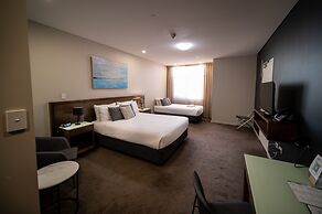 Sfera's Park Suites & Convention Centre