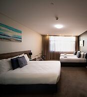 Sfera's Park Suites & Convention Centre
