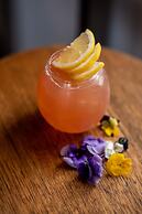 Sfera's Park Suites & Convention Centre