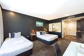 Sfera's Park Suites & Convention Centre