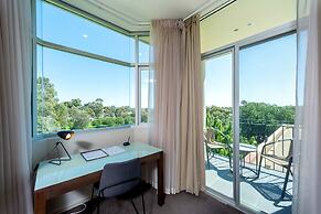 Sfera's Park Suites & Convention Centre