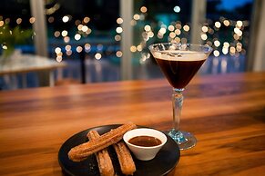 Sfera's Park Suites & Convention Centre