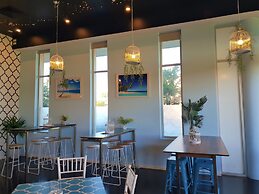 Sfera's Park Suites & Convention Centre