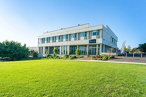 Sfera's Park Suites & Convention Centre