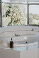 Sfera's Park Suites & Convention Centre