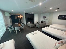 Sfera's Park Suites & Convention Centre