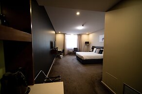 Sfera's Park Suites & Convention Centre