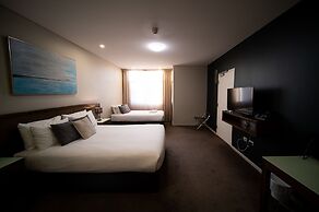 Sfera's Park Suites & Convention Centre