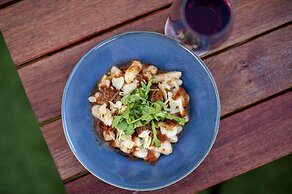 Sfera's Park Suites & Convention Centre