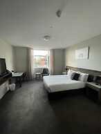 Sfera's Park Suites & Convention Centre