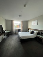 Sfera's Park Suites & Convention Centre