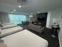 Sfera's Park Suites & Convention Centre