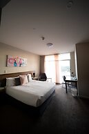 Sfera's Park Suites & Convention Centre