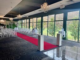 Sfera's Park Suites & Convention Centre