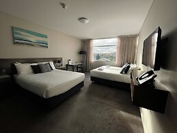 Sfera's Park Suites & Convention Centre