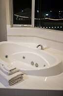 Sfera's Park Suites & Convention Centre