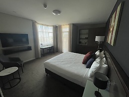 Sfera's Park Suites & Convention Centre