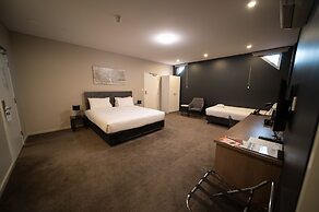 Sfera's Park Suites & Convention Centre