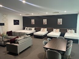 Sfera's Park Suites & Convention Centre