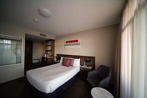 Sfera's Park Suites & Convention Centre