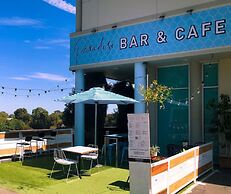 Sfera's Park Suites & Convention Centre