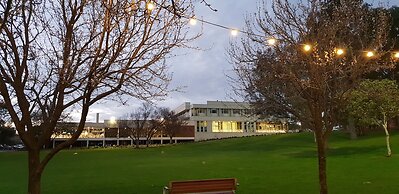 Sfera's Park Suites & Convention Centre