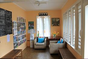 Civic Guest House - Hostel