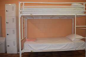 Civic Guest House - Hostel