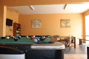 Civic Guest House - Hostel