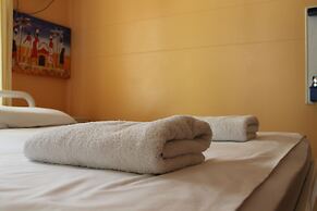 Civic Guest House - Hostel