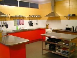 Civic Guest House - Hostel